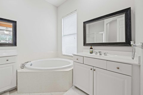 House in Port St. Lucie, Florida 3 bedrooms, 166.2 sq.m. № 2399809 - photo 30