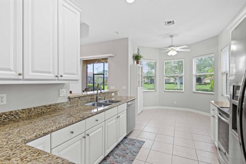 House in Port St. Lucie, Florida 3 bedrooms, 166.2 sq.m. № 2399809 - photo 15