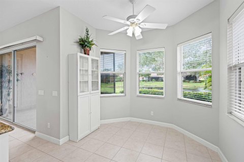 House in Port St. Lucie, Florida 3 bedrooms, 166.2 sq.m. № 2399809 - photo 20