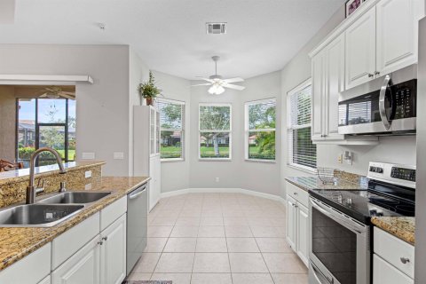 House in Port St. Lucie, Florida 3 bedrooms, 166.2 sq.m. № 2399809 - photo 19