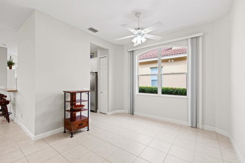 House in Port St. Lucie, Florida 3 bedrooms, 166.2 sq.m. № 2399809 - photo 11