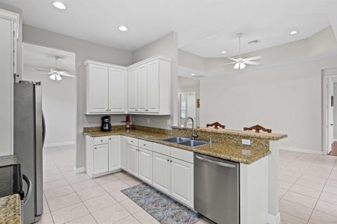 House in Port St. Lucie, Florida 3 bedrooms, 166.2 sq.m. № 2399809 - photo 16