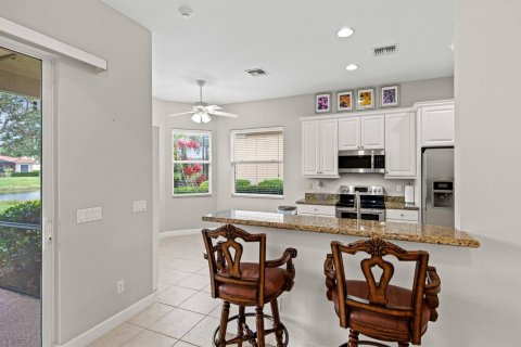 House in Port St. Lucie, Florida 3 bedrooms, 166.2 sq.m. № 2399809 - photo 13