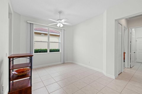 House in Port St. Lucie, Florida 3 bedrooms, 166.2 sq.m. № 2399809 - photo 12