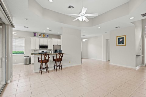 House in Port St. Lucie, Florida 3 bedrooms, 166.2 sq.m. № 2399809 - photo 8