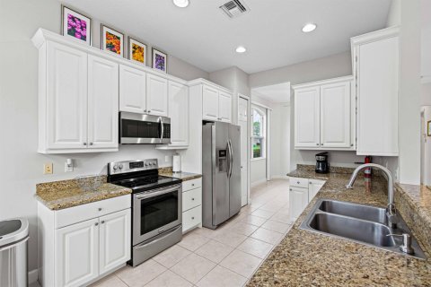 House in Port St. Lucie, Florida 3 bedrooms, 166.2 sq.m. № 2399809 - photo 14