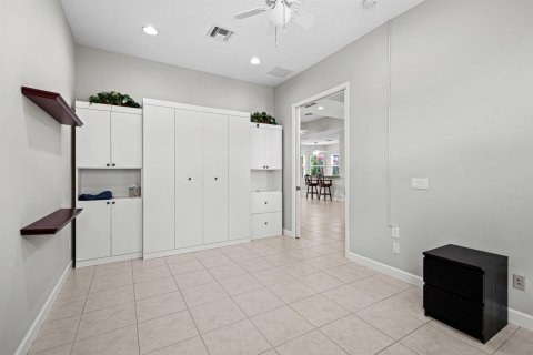 House in Port St. Lucie, Florida 3 bedrooms, 166.2 sq.m. № 2399809 - photo 23
