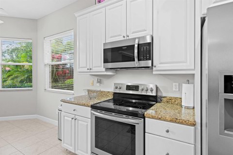 House in Port St. Lucie, Florida 3 bedrooms, 166.2 sq.m. № 2399809 - photo 18