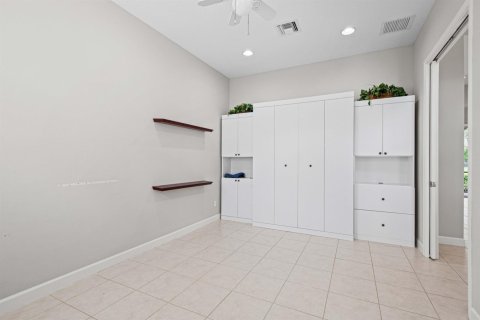 House in Port St. Lucie, Florida 3 bedrooms, 166.2 sq.m. № 2399809 - photo 24