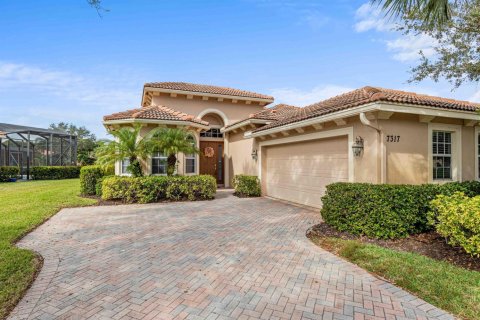 House in Port St. Lucie, Florida 3 bedrooms, 166.2 sq.m. № 2399809 - photo 4