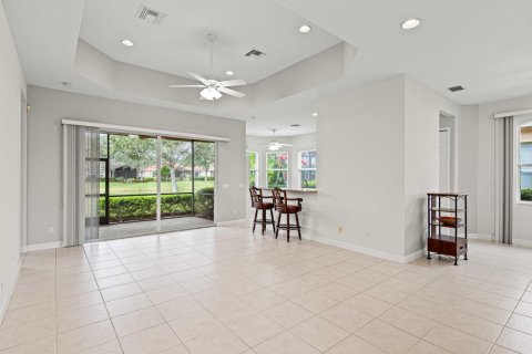 House in Port St. Lucie, Florida 3 bedrooms, 166.2 sq.m. № 2399809 - photo 7