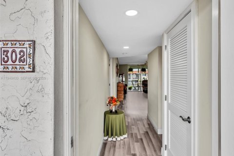 Copropriété à vendre à Pembroke Pines, Floride: 2 chambres, 108.7 m2 № 2004645 - photo 16