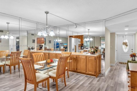 Copropriété à vendre à Pembroke Pines, Floride: 2 chambres, 108.7 m2 № 2004645 - photo 20