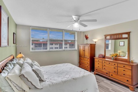 Copropriété à vendre à Pembroke Pines, Floride: 2 chambres, 108.7 m2 № 2004645 - photo 14