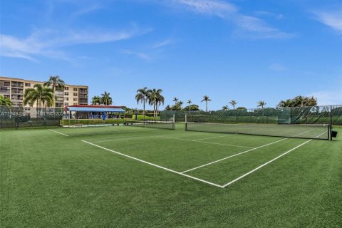 Condo in Pembroke Pines, Florida, 2 bedrooms  № 2004645 - photo 6