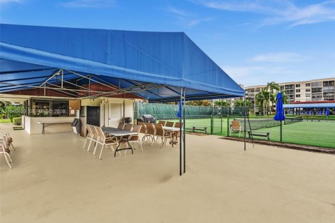 Condo in Pembroke Pines, Florida, 2 bedrooms  № 2004645 - photo 7