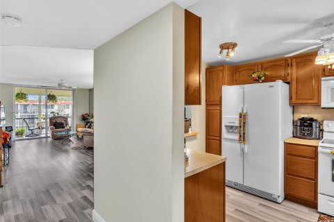 Copropriété à vendre à Pembroke Pines, Floride: 2 chambres, 108.7 m2 № 2004645 - photo 17