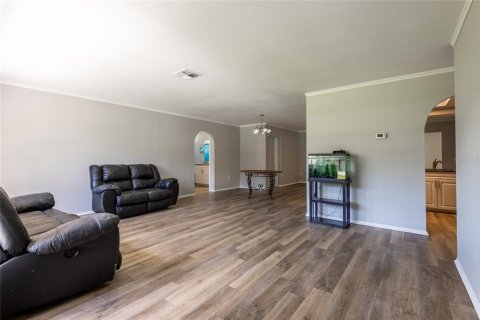 House in Spring Hill, Florida 4 bedrooms, 198.25 sq.m. № 2344574 - photo 4