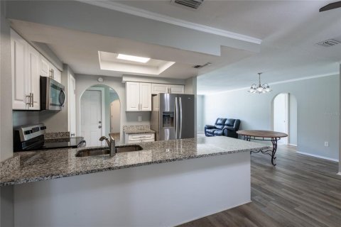House in Spring Hill, Florida 4 bedrooms, 198.25 sq.m. № 2344574 - photo 18