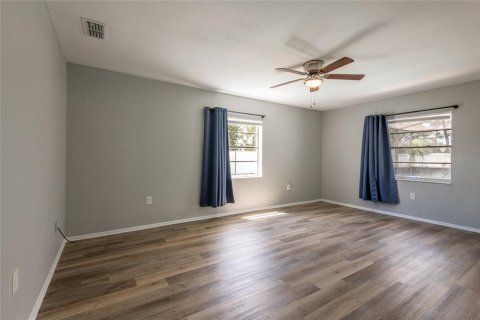House in Spring Hill, Florida 4 bedrooms, 198.25 sq.m. № 2344574 - photo 28