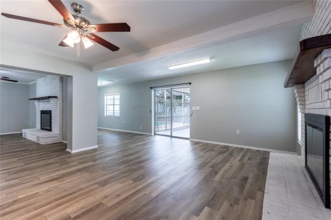 House in Spring Hill, Florida 4 bedrooms, 198.25 sq.m. № 2344574 - photo 23