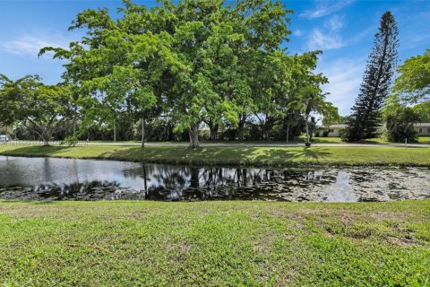 House in Delray Beach, Florida 2 bedrooms, 111.48 sq.m. № 1762573 - photo 6