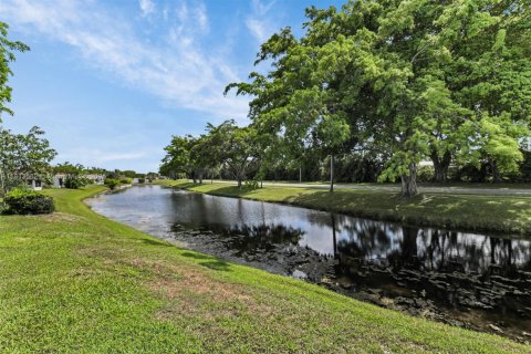 House in Delray Beach, Florida 2 bedrooms, 111.48 sq.m. № 1762573 - photo 7