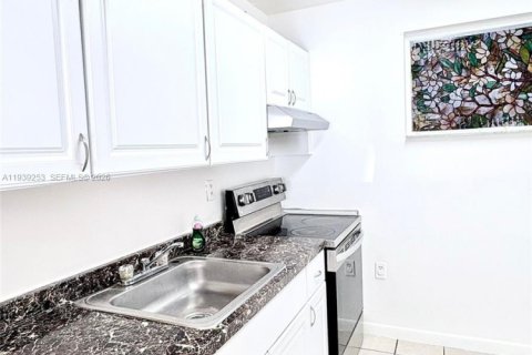 Copropriété à vendre à Miami, Floride: 1 chambre, 65.31 m2 № 1996560 - photo 5