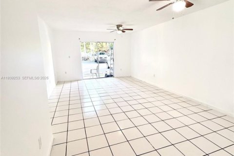 Copropriété à vendre à Miami, Floride: 1 chambre, 65.31 m2 № 1996560 - photo 1