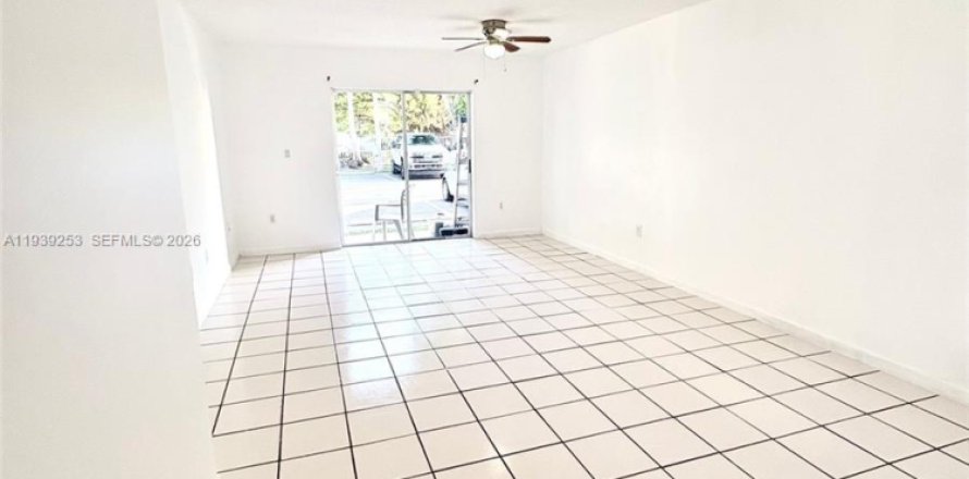 Condo à Miami, Floride, 1 chambre № 1996560