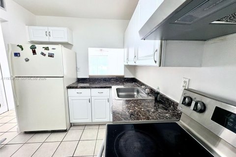 Copropriété à vendre à Miami, Floride: 1 chambre, 65.31 m2 № 1996560 - photo 4