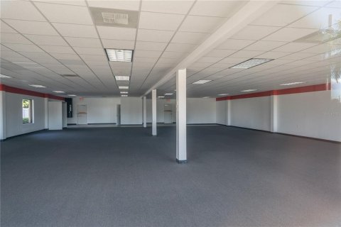 Immobilier commercial à louer à Port Charlotte, Floride: 1882.85 m2 № 2436717 - photo 5