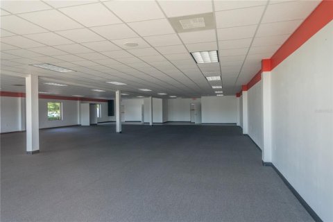 Immobilier commercial à louer à Port Charlotte, Floride: 1882.85 m2 № 2436717 - photo 4
