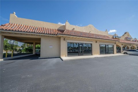 Immobilier commercial à louer à Port Charlotte, Floride: 1882.85 m2 № 2436717 - photo 2