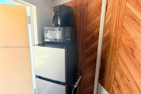 Immobilier commercial à louer à Miami, Floride: 1 chambre, 18.58 m2 № 2059126 - photo 8