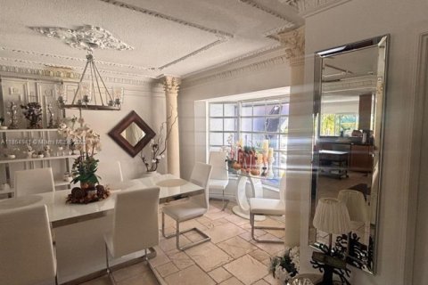 House in Lighthouse Point, Florida 3 bedrooms, 241.82 sq.m. № 1893013 - photo 6