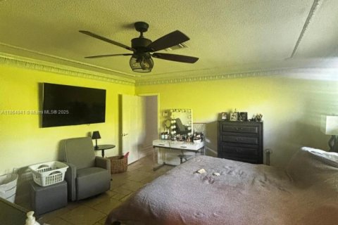 House in Lighthouse Point, Florida 3 bedrooms, 241.82 sq.m. № 1893013 - photo 28