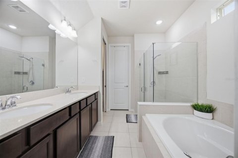 Villa ou maison à vendre à Tampa, Floride: 4 chambres, 264.49 m2 № 2396853 - photo 11
