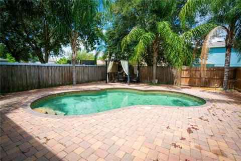 House in Tampa, Florida 4 bedrooms, 139.54 sq.m. № 1895144 - photo 5