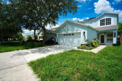 House in Tampa, Florida 4 bedrooms, 139.54 sq.m. № 1895144 - photo 1