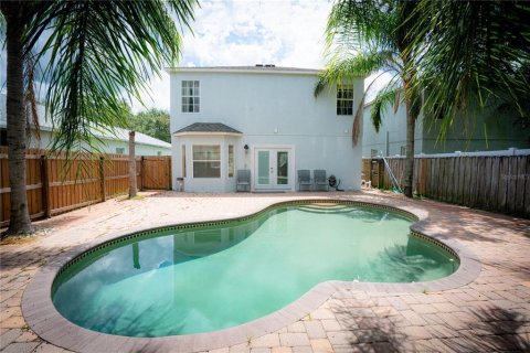 House in Tampa, Florida 4 bedrooms, 139.54 sq.m. № 1895144 - photo 7