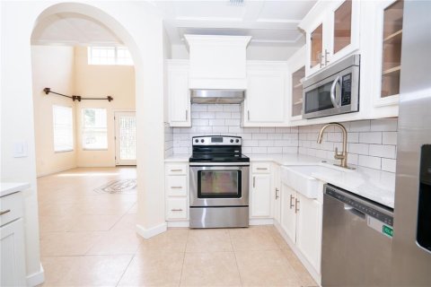 House in Tampa, Florida 4 bedrooms, 139.54 sq.m. № 1895144 - photo 20