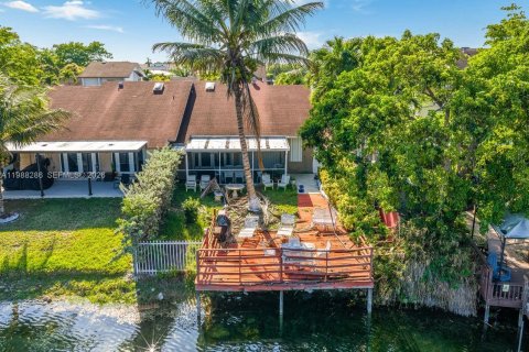 Купить таунхаус в Майами, Флорида 3 спальни, 135.45м2, № 2050944 - фото 8