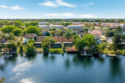 Купить таунхаус в Майами, Флорида 3 спальни, 135.45м2, № 2050944 - фото 10