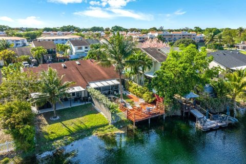 Купить таунхаус в Майами, Флорида 3 спальни, 135.45м2, № 2050944 - фото 5