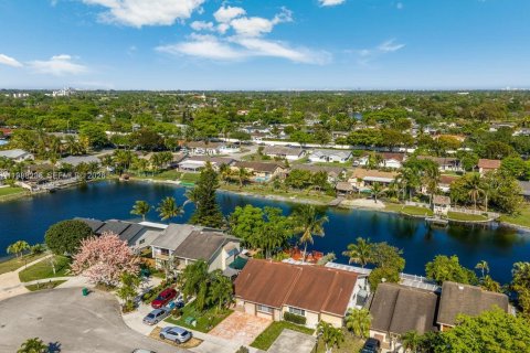 Купить таунхаус в Майами, Флорида 3 спальни, 135.45м2, № 2050944 - фото 7