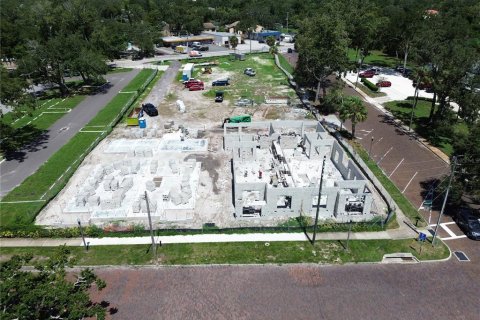 Townhouse in Safety Harbor, Florida 4 bedrooms, 360.27 sq.m. № 229164 - photo 12