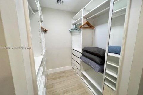 Copropriété à vendre à Hallandale Beach, Floride: 3 chambres, 146.51 m2 № 1985467 - photo 10