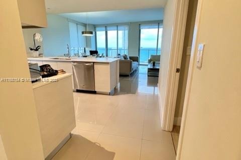 Copropriété à vendre à Hallandale Beach, Floride: 3 chambres, 146.51 m2 № 1985467 - photo 4