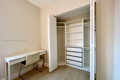 Copropriété à vendre à Hallandale Beach, Floride: 3 chambres, 146.51 m2 № 1985467 - photo 12